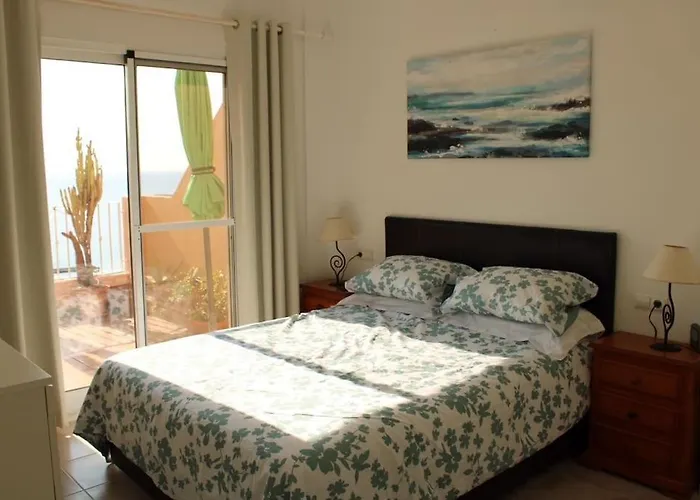Great Sea View, Pool & Parking