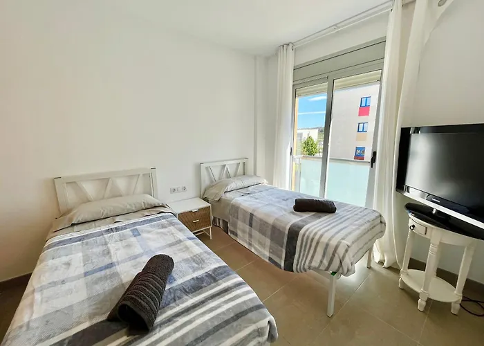 NEW! Apartamento con 2 piscinas, parque infantil, a 1 min de la playa