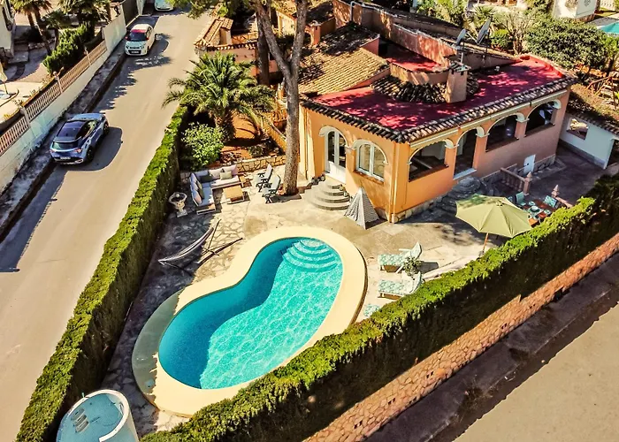 La Villa Mediterranea De Heracles En Denia
