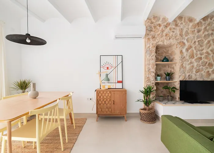 Casa con historia en el centro.