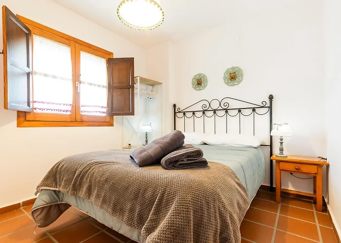 Casa Los Compadres de Capileira con Piscina