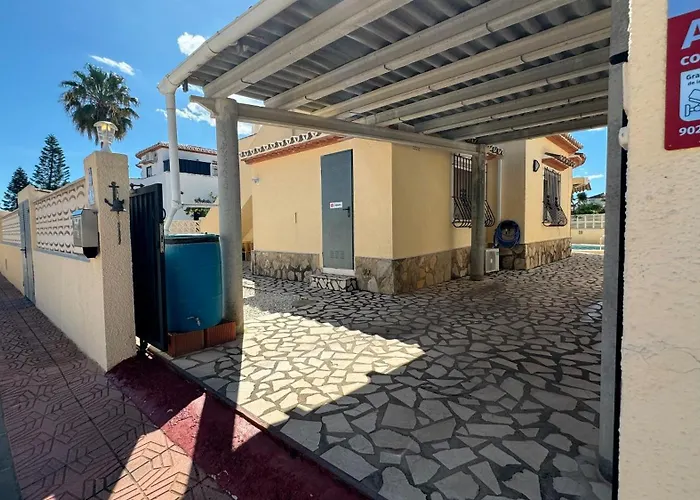 Villa al Mar, Els Poblets, Top Lage und Ausstattung, Pool, WIFI 300Mb, eigener überdachter Parkplatz, Photovoltaik Bonus, nah am Strand 500m