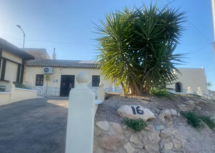The Courtyard Studio Apartments