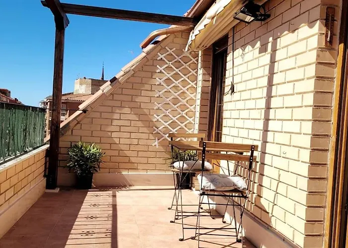 Atico centrico con terraza y garaje