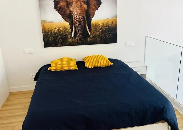 Loft 007 con jardin, piscina, garaje y Netflix