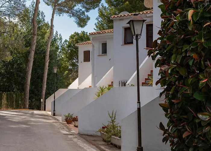 Beach & Mountain Retreat Los Almendros