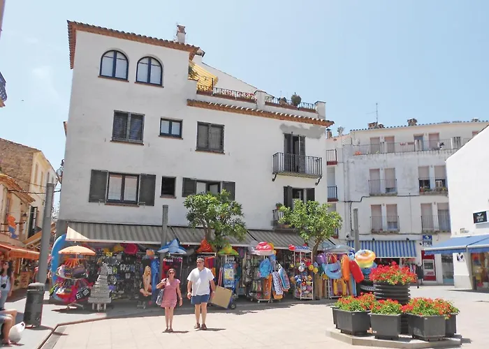 Stunning Apartment In Tossa De Mar