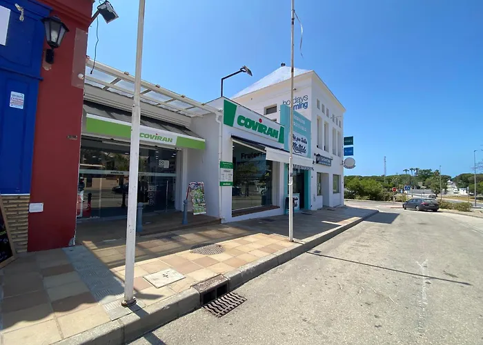 Playa La Barrosa, AlojamientosLola