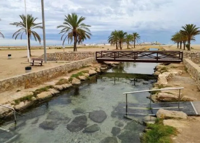 Apartamento a 300 mts de la playa, 25 minutos de Port Aventura y 50 de Barcelona
