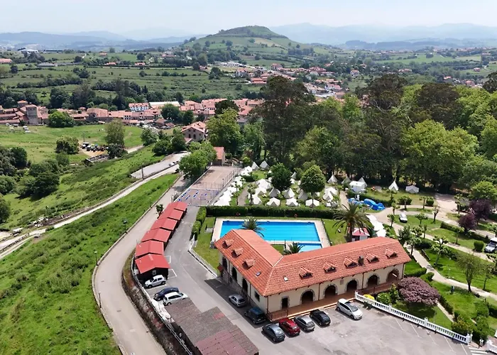 Santillana Bungalow & Glamping Resort