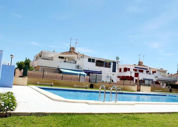 Elegant Bungalow Just 7 Minutes From The Beaches Of Torrevieja