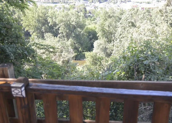 Camping De Besalu