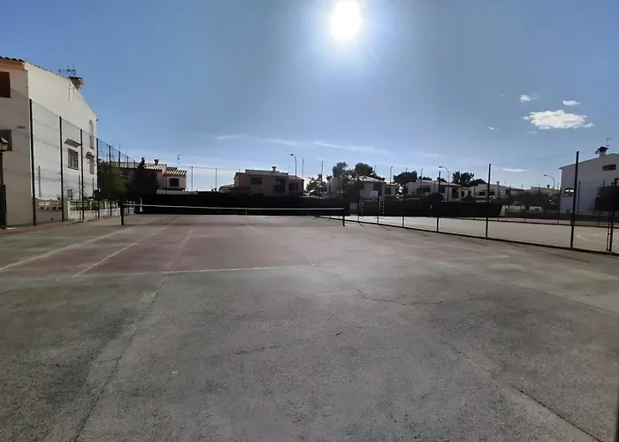 Adosado con piscina y parking