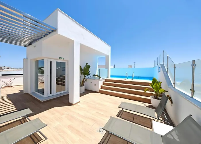 Apartamento a estrenar en Planta Primera C con piscina