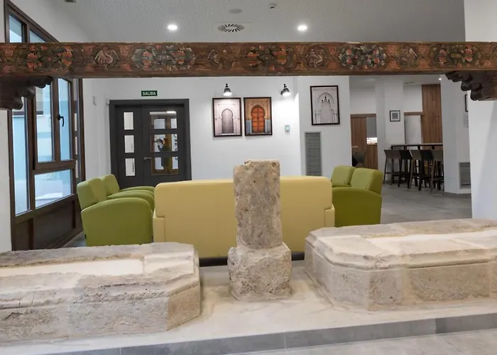 Palacio Real Hostel