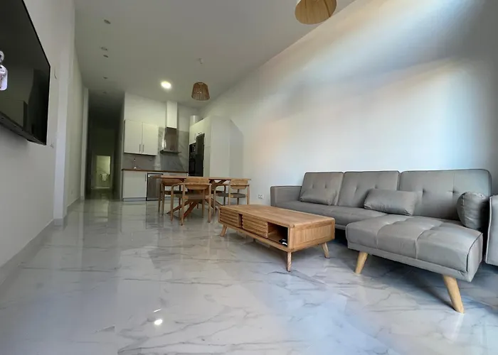 Los Pinos Apartments