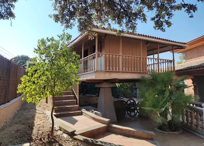 Preciosa villa para grupos grandes con piscina y BBQ