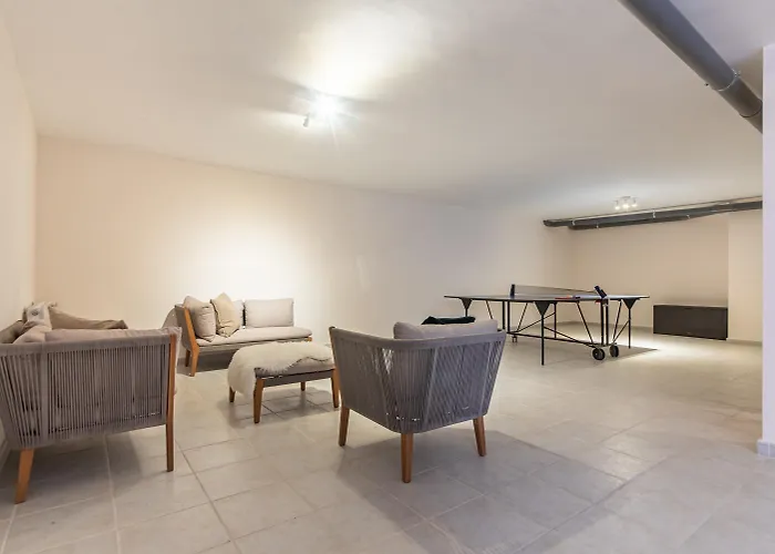 Charming Home With Pool And Garden, Just Outside Madrid
