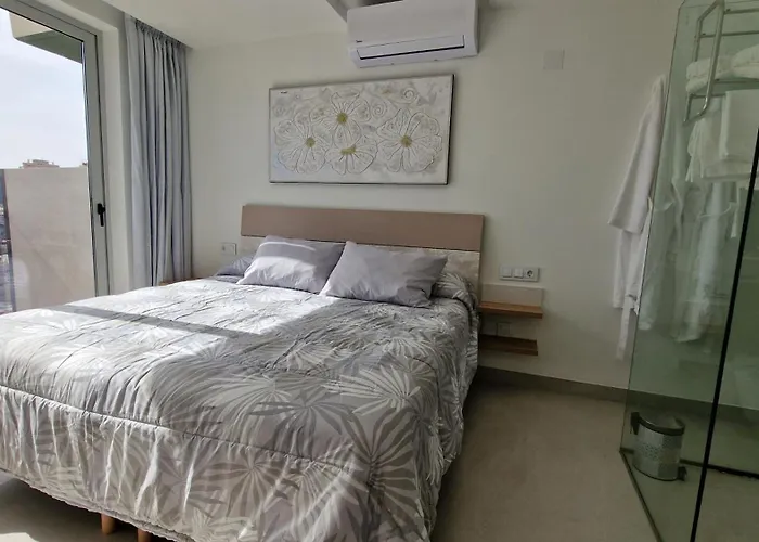 Apartamentos Oasis De La Cala