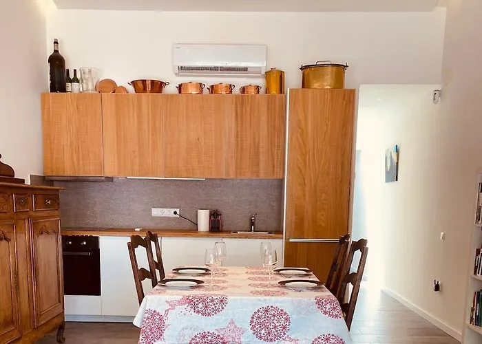 Bright Airy Family Style 7 Min Walk To Beach