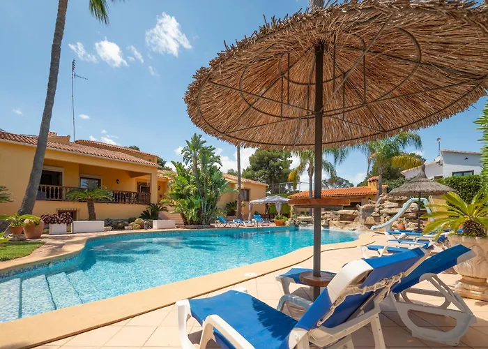 Villa With Private Pool And Tennis Court 150 Metres From The Sea-Villa El Olivo