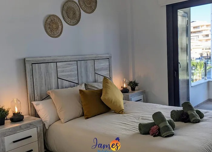 Modern 2 Bed Apt With Com Pool Vm52