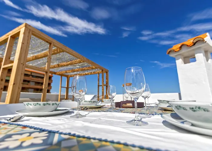 Vidamalu - Beachfront Apartment With Terrace