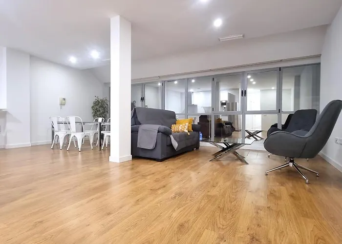 Moderno y lujoso apartamento CASTELAR