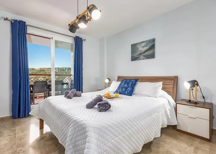 Relax In Our Luxury Home - Terrace, Pool & Parking