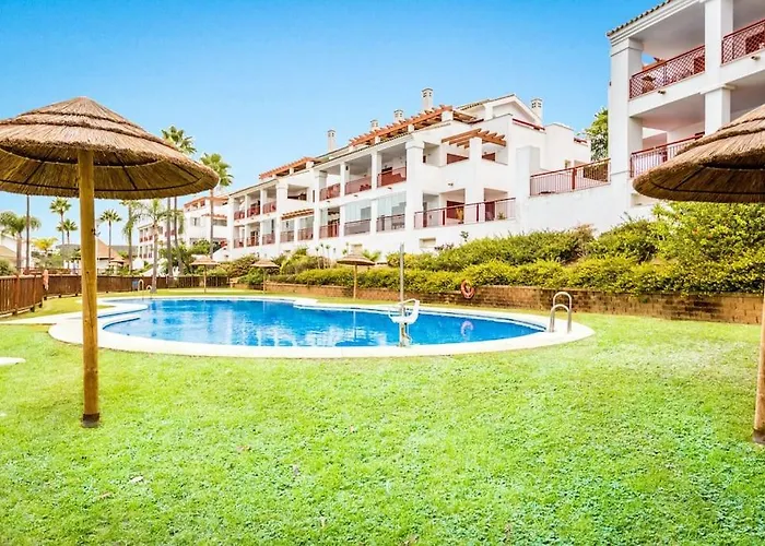 Relax In Our Luxury Home - Terrace, Pool & Parking