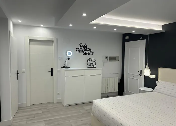 Black&White Suite Castro Urdiales