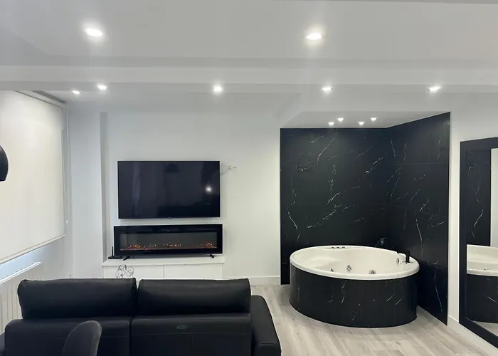 Black&White Suite Castro Urdiales