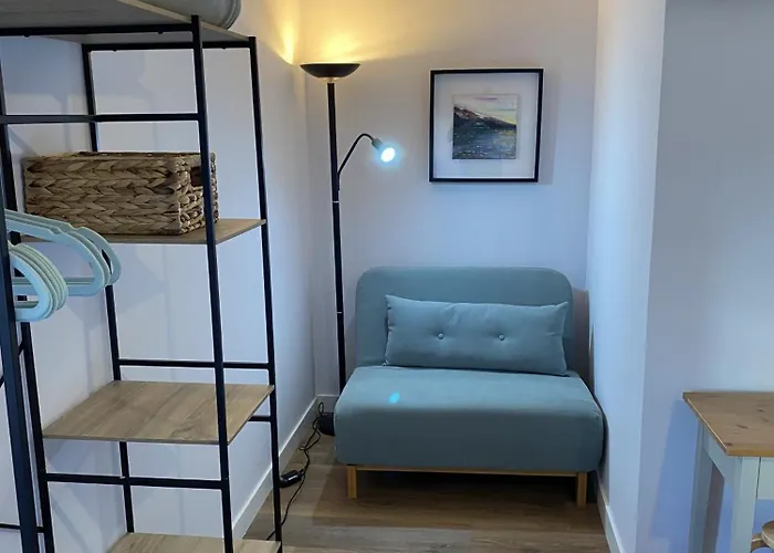 Alojamiento Rural El Petirrojo con patio jardín