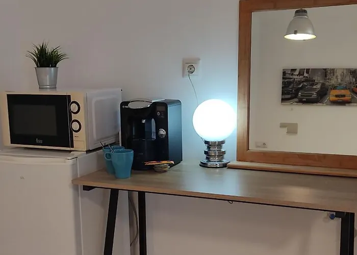 B2, Estudio independiente junto Aeropuerto Valencia