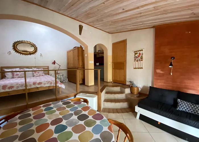 Can Banal - Camping y Masia Rural
