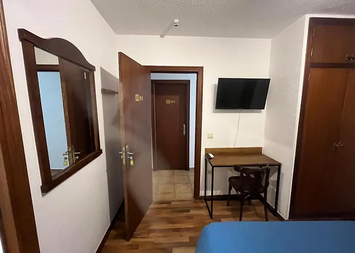 Hostal&Apartamentos La Mar