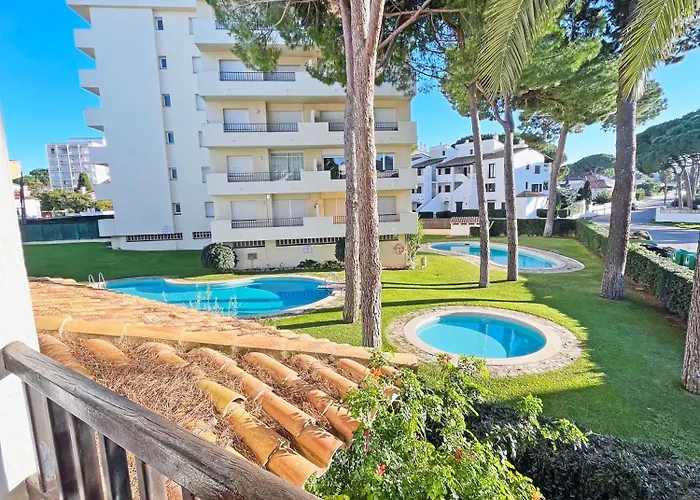 Apartamento En La Escala Con Piscina Y Parking