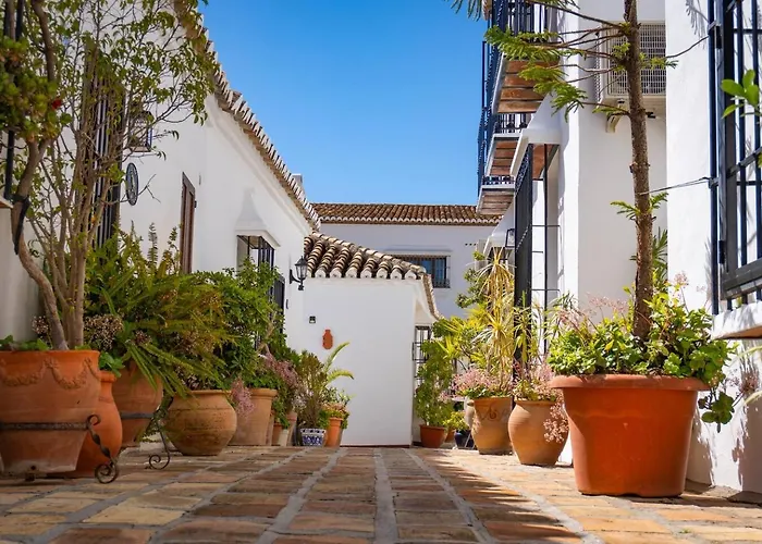 Idyllic Townhouse With Scenic Views Mijas Pueblo