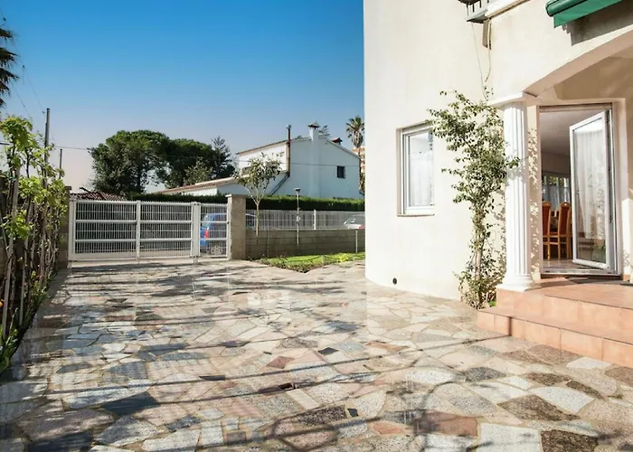 Villa Espaciosa Cerca De La Playa De Sant Pere Pescador
