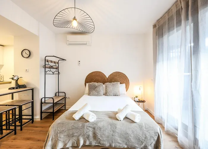 Elegant Studio With Private Terrace By Rentitup