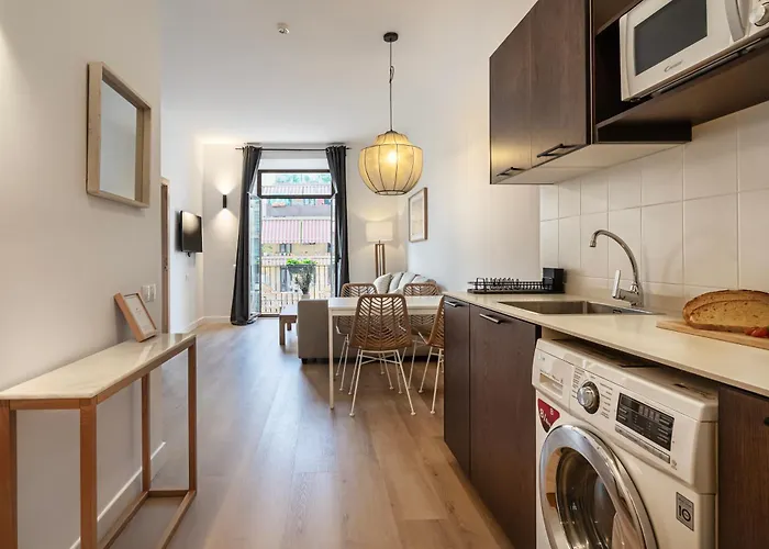 Happy Apartments