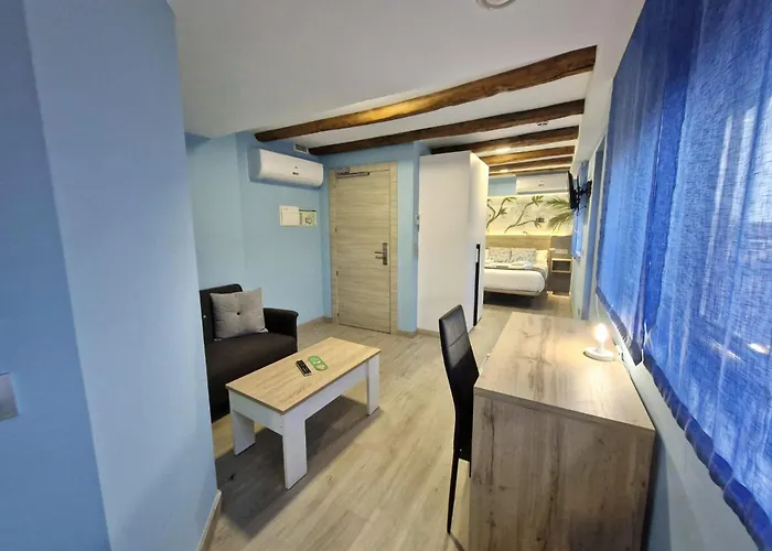 Feeling Home Suites&Rooms