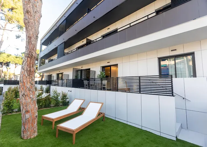 Fels Apartments