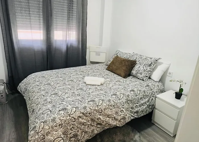 HABITACIONES A COMPARTIR EN APARTAMENTO RECIÉN REFORMADO EN PLAYa LA COLONIA