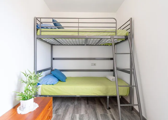 Penthouse - Sea Views & 5Min To Beach - Fast Wifi - Ac