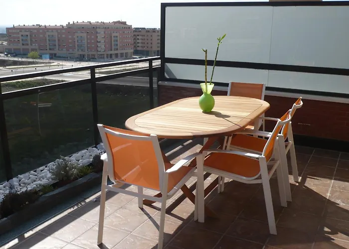 Atico, Piscina, AC, WI-FI y Parking Gratis, Gran Terraza, VUT 47-79