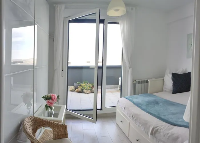 Habitacion Pequena Vistas Y Bano Privado,No Piso Entero,Small Room View And Private Bathroom ,Not Whole Apt