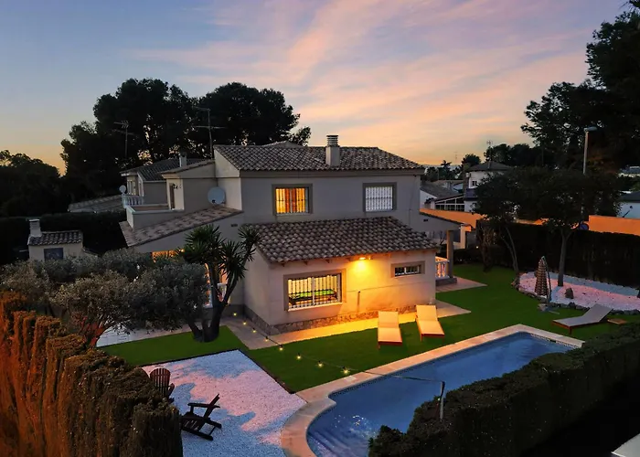 Private Garden Villa Near Valencia With Cinema And Gym