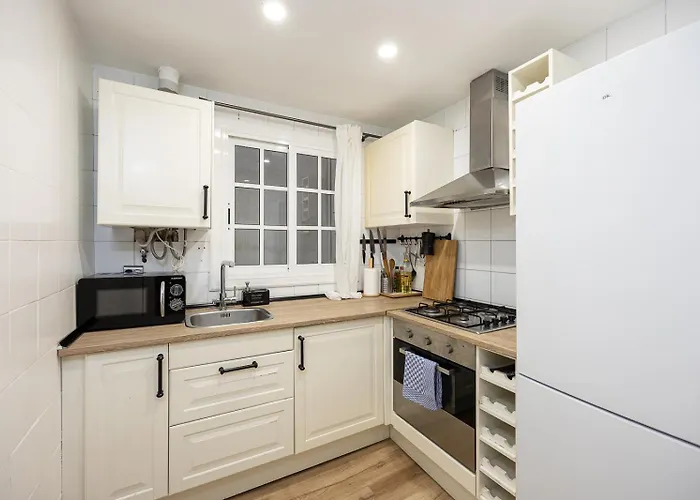 Vintage 3 Bdr Apartment