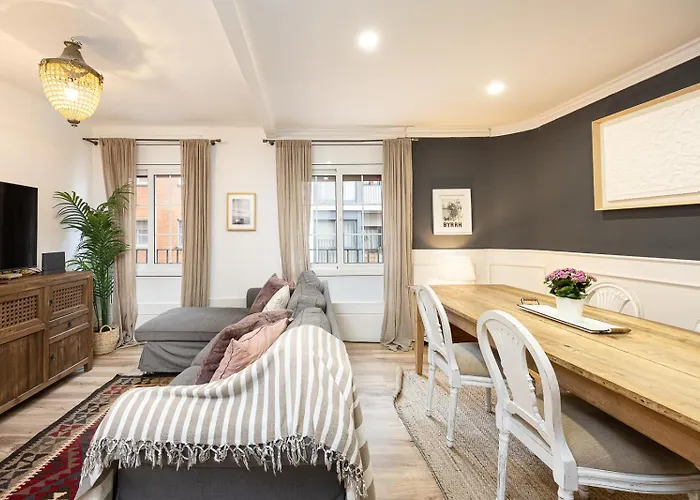 Vintage 3 Bdr Apartment